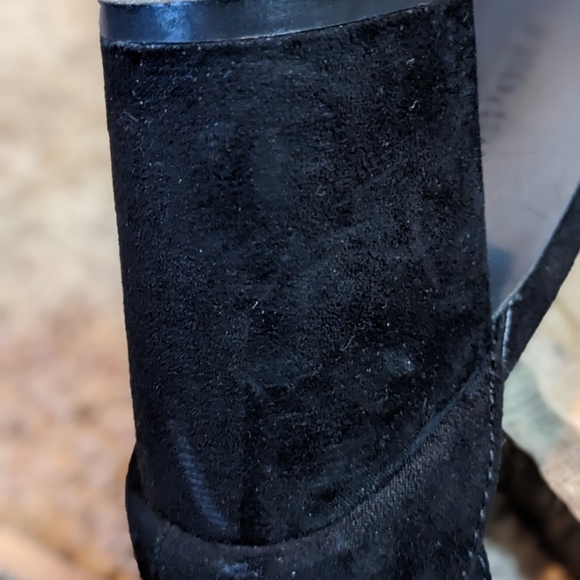 HOLIDAY Sexy Suede & Faux Fur Heel with Ankle Strap Sliver Buckle EUC! SZ 8.5 - Picture 9 of 11